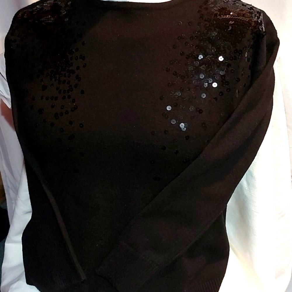 Laura Petite black sequence sweater  XS 1P